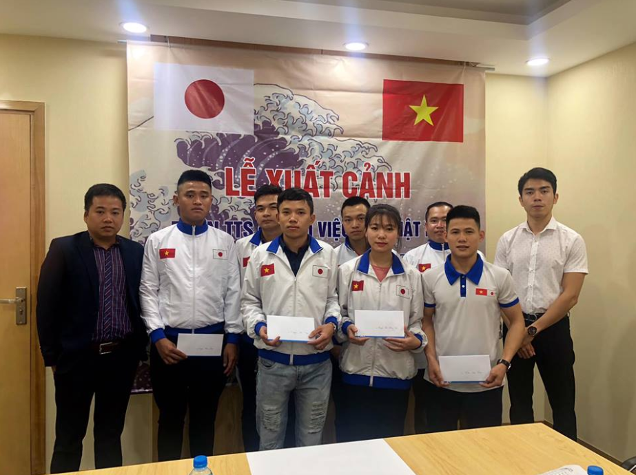 Đoàn thực tập sinh nghiệp đoàn Nishinihon được trao học bổng