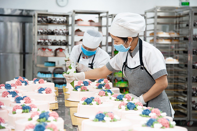 Tuyển 06 nữ sản xuất bánh - Tân Trúc, Đài Loan