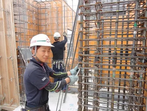 Đơn tuyển dụng 6 nam buộc thép trong xây dựng công trình