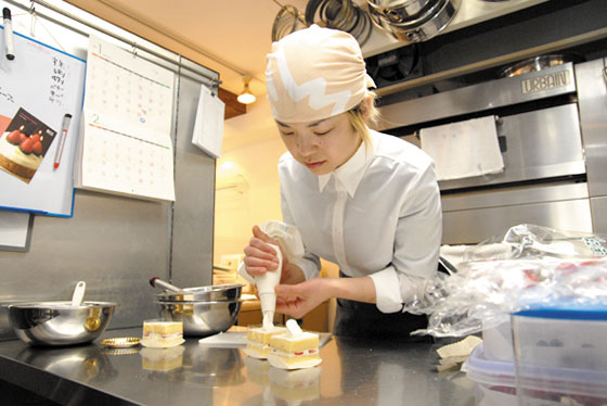 Đơn tuyển dụng 20 nam/nữ làm việc tại Aichi – Tochigi