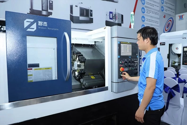 Đơn tuyển dụng 06 nam vận hành CNC – Quán Thừa (Đài Trung)