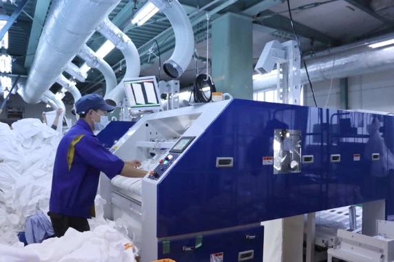 Đơn tuyển 5 nam vận hành máy giặt công nghiệp, tháo, lắp, phân loại rèm cửa
