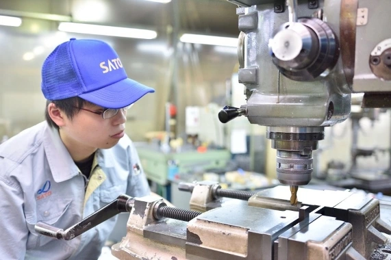 Đơn tuyển dụng 12 nam gia công cơ khí (hàn bán tự động, đột, dập, đánh bóng sản phẩm trong xưởng)