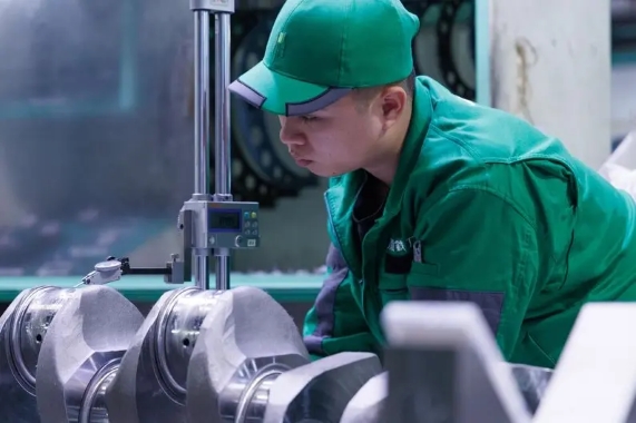 Đơn tuyển 5 nam gia công cơ khí (phay, tiện, đóng gói sản phẩm cơ khí vật liệu nhôm)