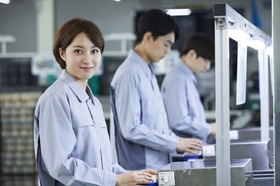 Đơn tuyển dụng 4 nam, 4 nữ sản xuất - kiểm tra linh kiện ô tô