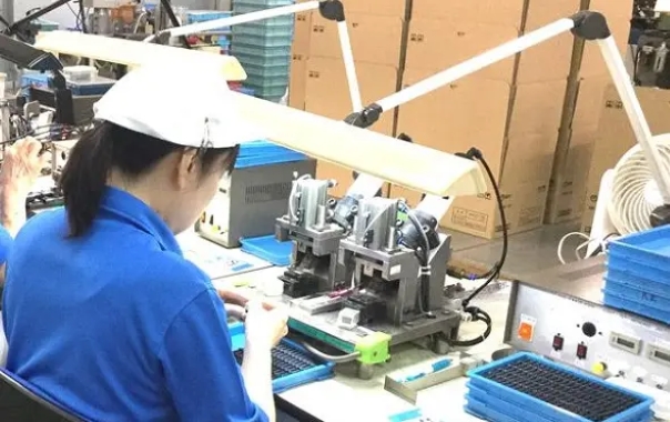 Đơn tuyển dụng 10 nữ kiểm tra, lắp ráp linh kiện điện tử trong nhà máy