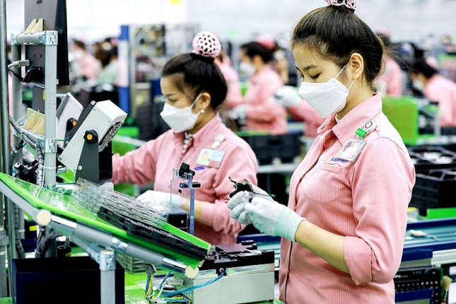 Tuyển 25 nữ sản xuất màng phân cực - Đài Nam, Đài Loan