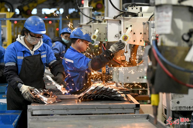 Tuyển 05 Nam sản xuất linh kiện ô tô tại Tân Trúc (Đài Loan)