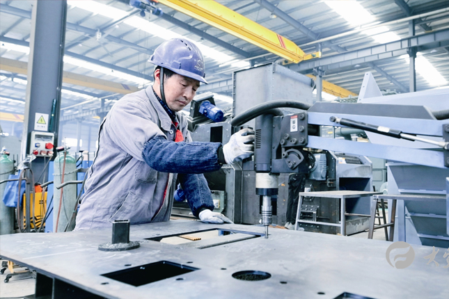 Tuyển 10 Nam cơ khí làm việc tại Đài Trung (Đài Loan)