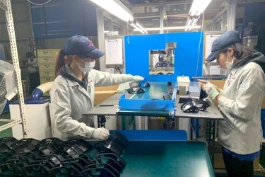 Tuyển 5 Nữ thao tác máy dập – in – nhựa làm việc tại Đài Trung (Đài Loan)