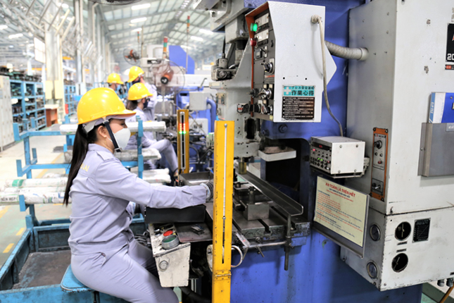 Tuyển 05 nam thao tác máy - Tân Bắc, Đài Loan