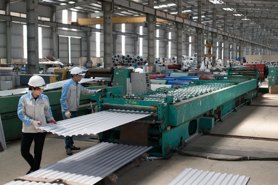 Đơn tuyển dụng 4 nam sản xuất tôn lợp mái nhà - Nhà máy Huệ Thụy Đặc - Miêu Lật