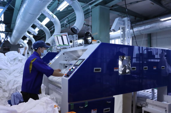 Đơn tuyển 5 nam vận hành máy giặt công nghiệp, tháo, lắp, phân loại rèm cửa