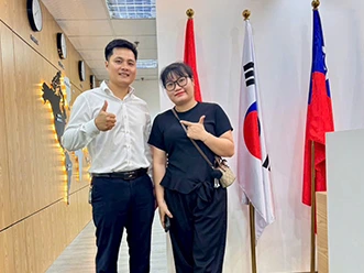 Hỗ trợ em Lan ở Hòa Bình đăng ký đơn hàng nông nghiệp Nhật Bản