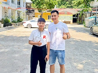 Hỗ trợ em Minh đăng ký đơn hàng giặt là Nhật Bản